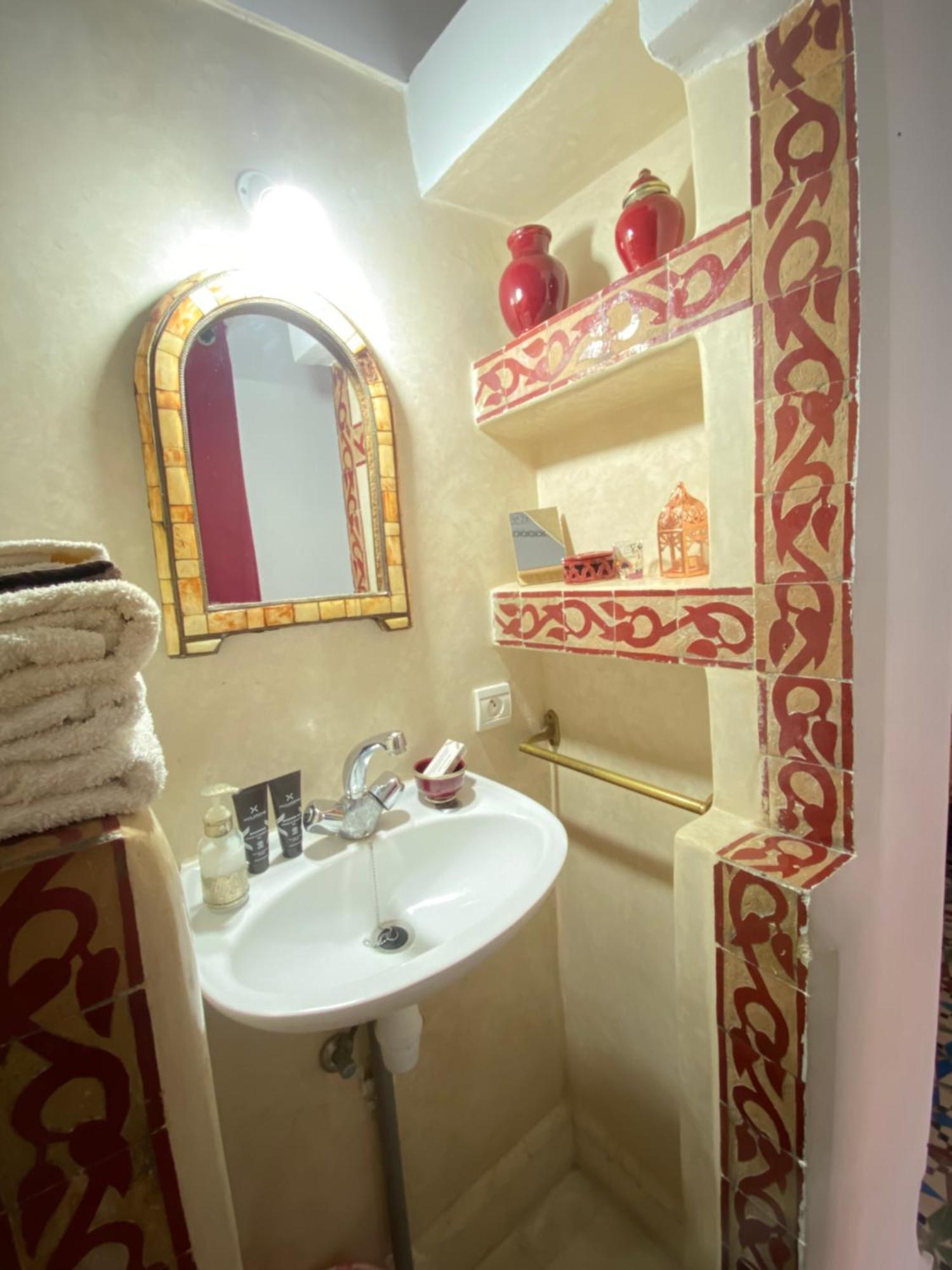 Dar Sarah-Mouassine-Marrakech, Riad Authentique Idealement Situe マラケシュ エクステリア 写真